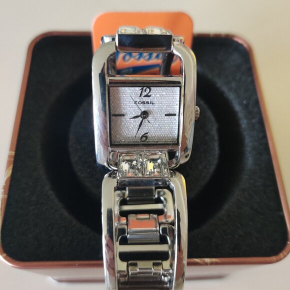 ** Beautiful Fossil Y2 Ladies Stainless Steel Watch W/Crystals** - Picture 1 of 10